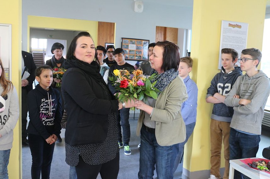 Zwei Monate fotografierten 14 Kinder und Jugendliche aus Deutschland, Afghanistan und Syrien und lernten sich kennenund