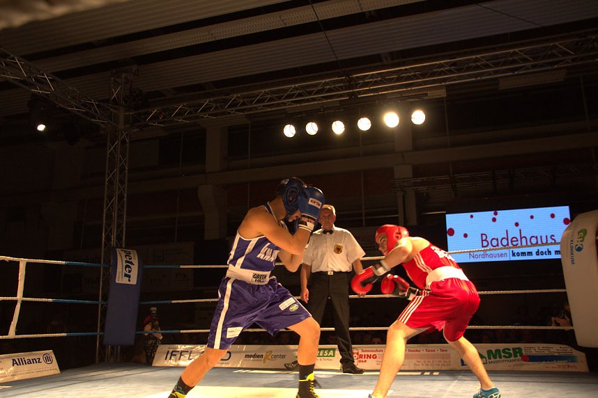 Boxnacht in der Nordh&auml;user Ballspielhalle
