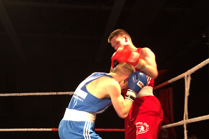 Boxnacht in der Nordh&auml;user Ballspielhalle