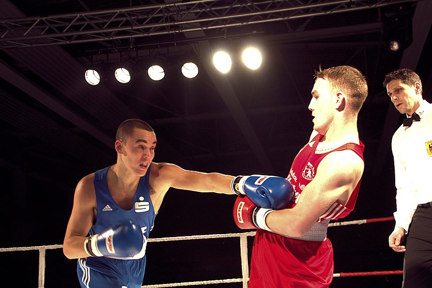 Boxnacht in der Nordh&auml;user Ballspielhalle