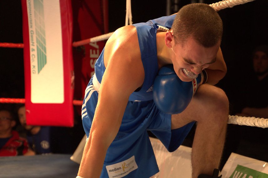 Boxnacht in der Nordh&auml;user Ballspielhalle
