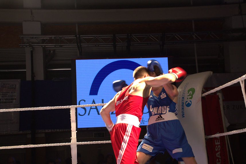 Boxnacht in der Nordh&auml;user Ballspielhalle