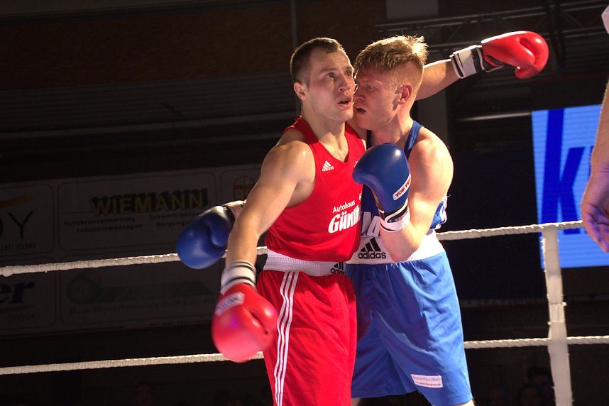 Boxnacht in der Nordh&auml;user Ballspielhalle