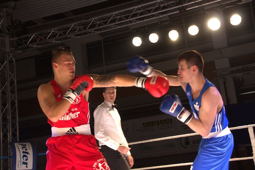 Boxnacht in der Nordh&auml;user Ballspielhalle