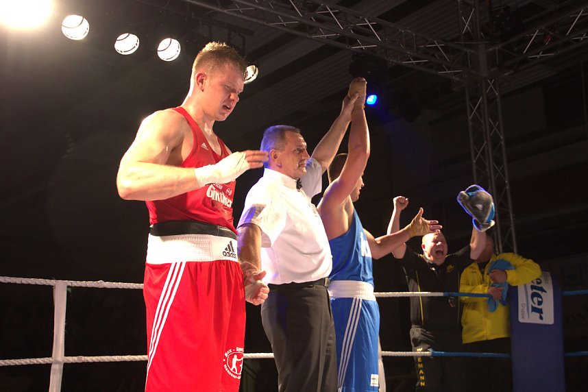 Boxnacht in der Nordh&auml;user Ballspielhalle