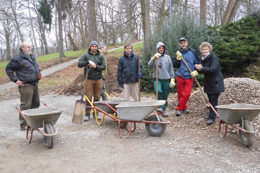 Studentische Hilfe im Park