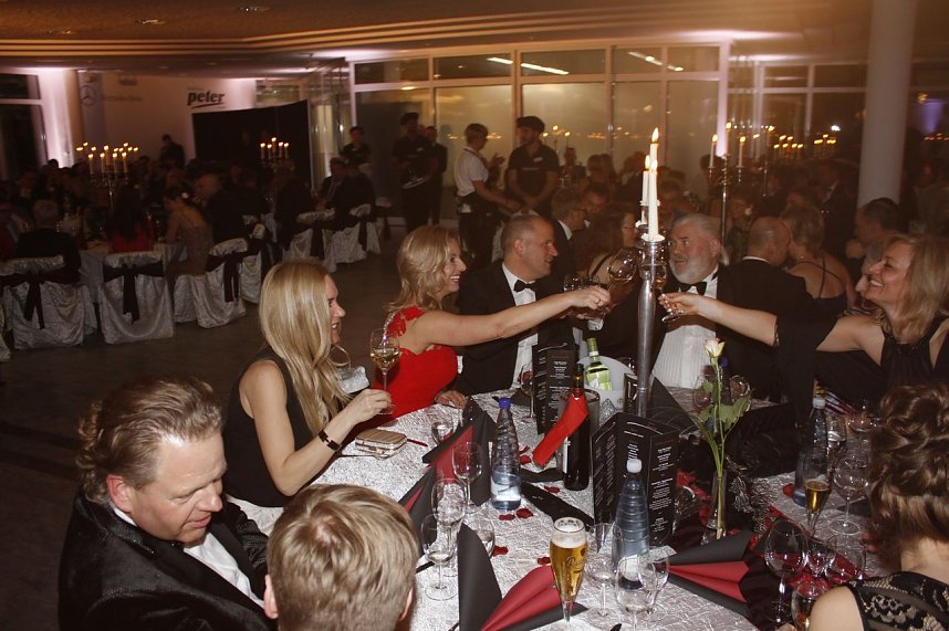 21. Fr&uuml;hlingsball im Autohaus Peter