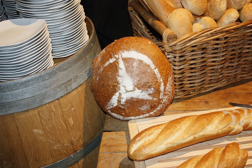 21. Fr&uuml;hlingsball im Autohaus Peter