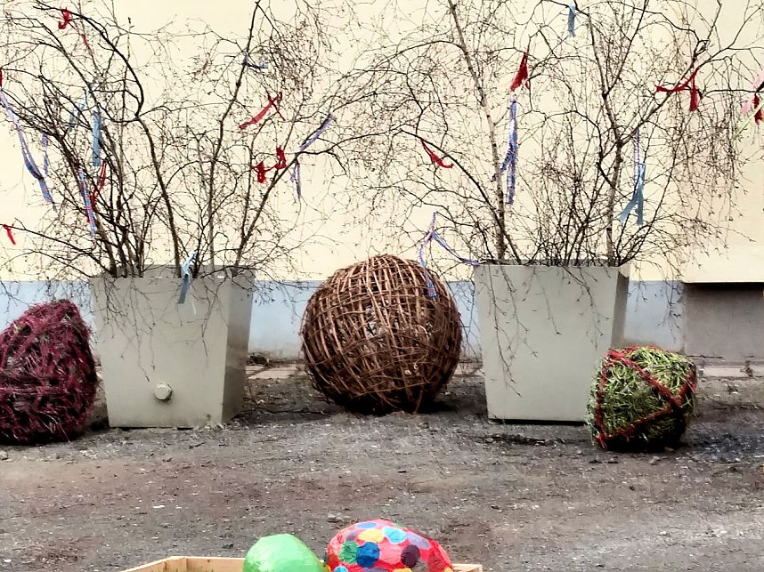 War der Osterhase schon da? - an der Blasiikirche scheint es der Fall gewesen zu sein