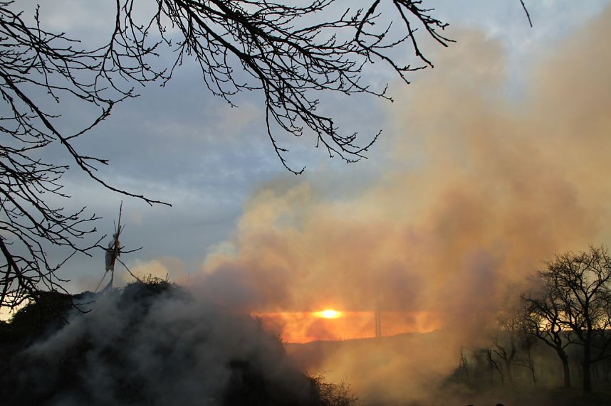 Osterfeuer &uuml;ber Krimderode 2016