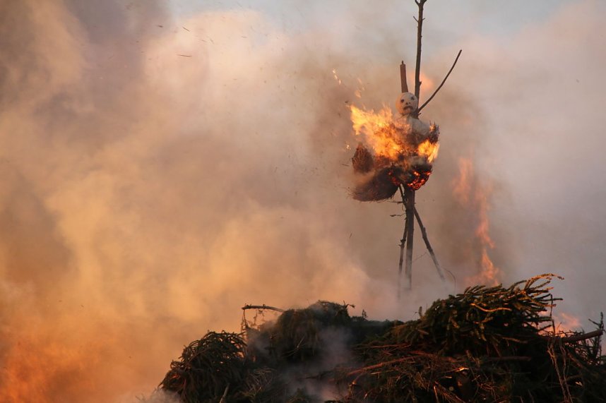Osterfeuer &uuml;ber Krimderode 2016