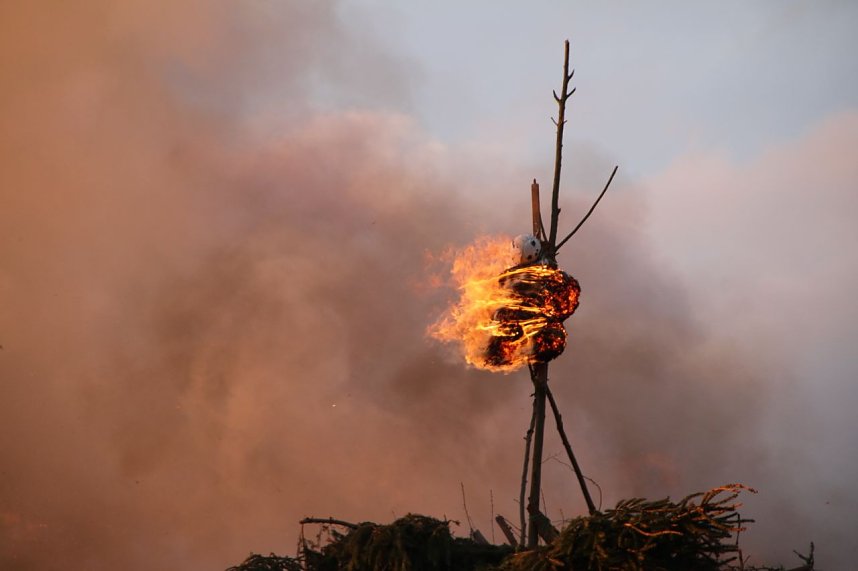 Osterfeuer &uuml;ber Krimderode 2016