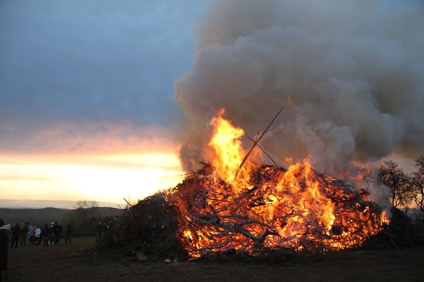 Osterfeuer &uuml;ber Krimderode 2016