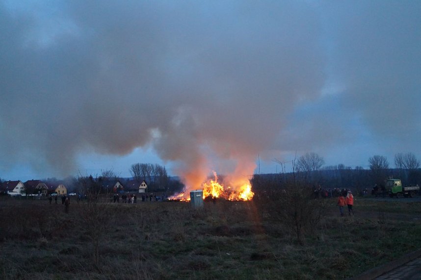 Osterfeuer in Bielen