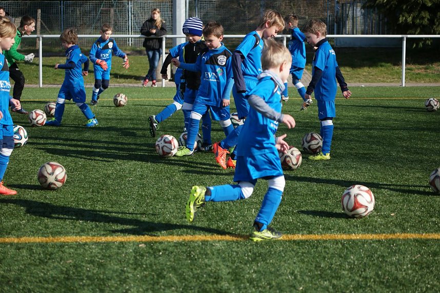 Das Fu&szlig;ball-Ferien-Camp hat begonnen