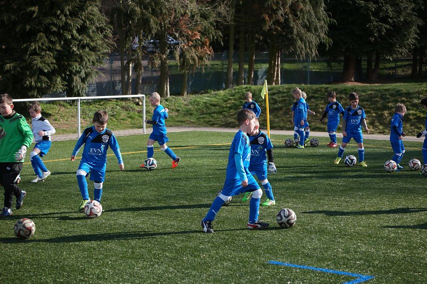 Das Fu&szlig;ball-Ferien-Camp hat begonnen