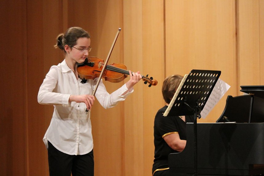 Junge Geiger im Konzert