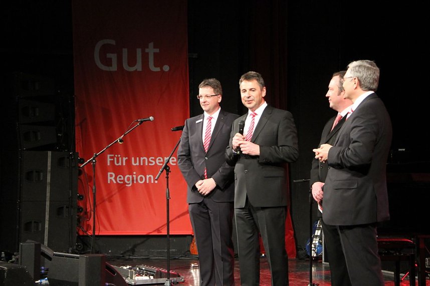 Zu ihrem 175. Geburtstag lud die Kreissparkasse am Freitag Abend zum Benefizkonzert mit Heinz Rudolf Kunze