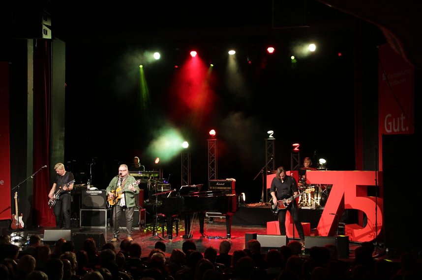 Zu ihrem 175. Geburtstag lud die Kreissparkasse am Freitag Abend zum Benefizkonzert mit Heinz Rudolf Kunze