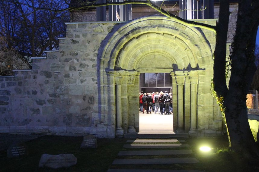 Geburtagsparty mit Rock und Dudelsack - vor der Frauenbergkirche wurde gestern f&uuml;r einen guten Zweck gefeiert