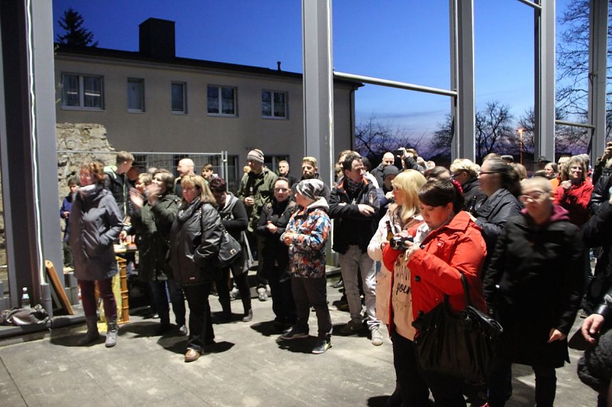Geburtagsparty mit Rock und Dudelsack - vor der Frauenbergkirche wurde gestern f&uuml;r einen guten Zweck gefeiert