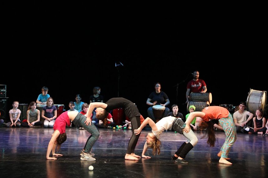 No money - pure honey - die Kinder des Zirkus Zappelini zeigten am Abend, was sie drauf haben