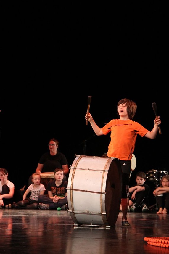 No money - pure honey - die Kinder des Zirkus Zappelini zeigten am Abend, was sie drauf haben