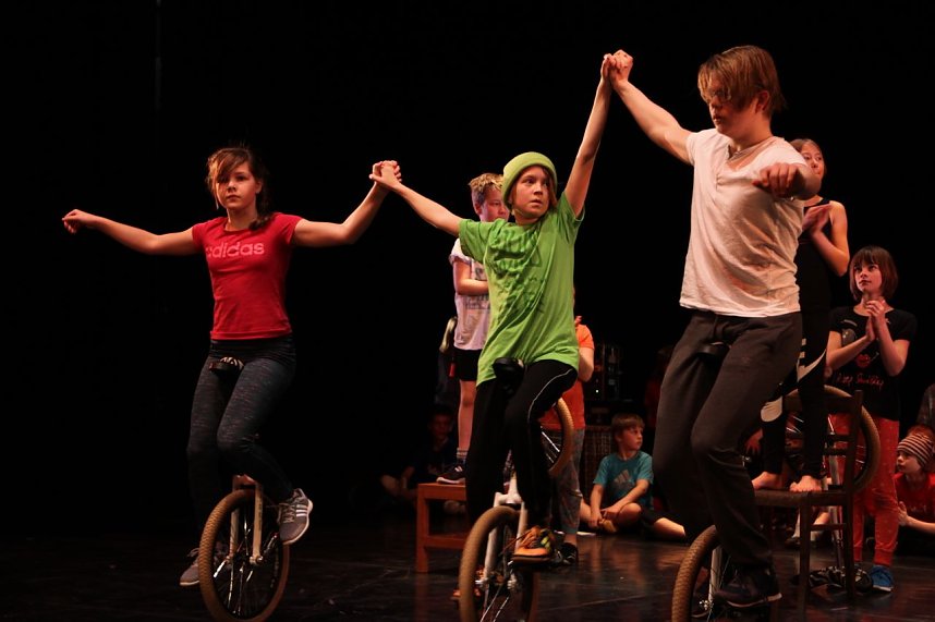 No money - pure honey - die Kinder des Zirkus Zappelini zeigten am Abend, was sie drauf haben