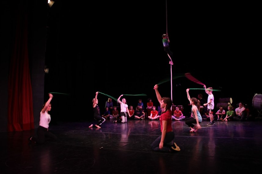 No money - pure honey - die Kinder des Zirkus Zappelini zeigten am Abend, was sie drauf haben