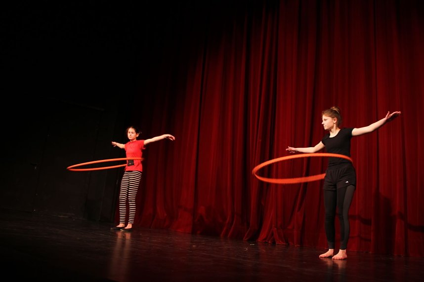 No money - pure honey - die Kinder des Zirkus Zappelini zeigten am Abend, was sie drauf haben