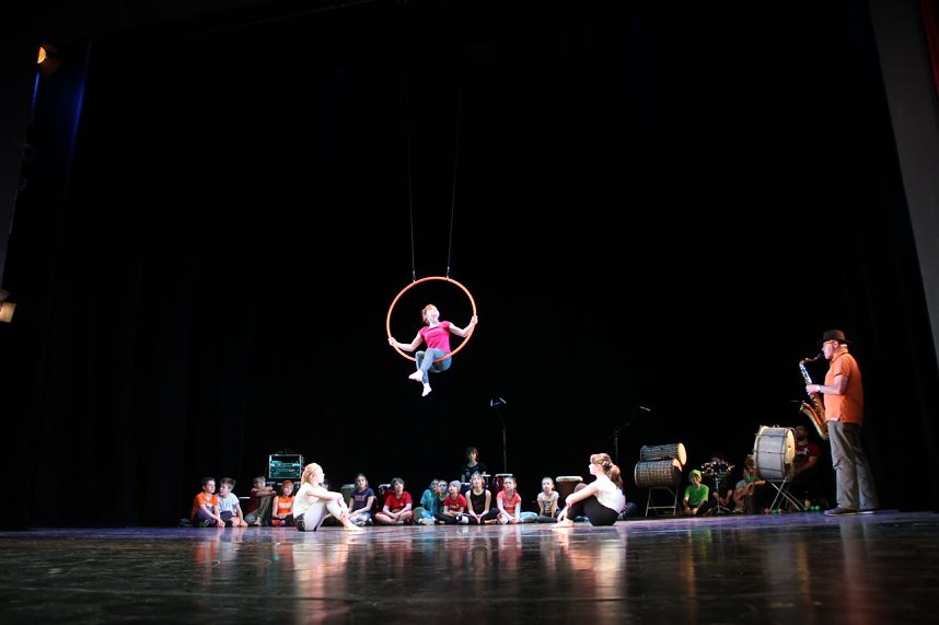 No money - pure honey - die Kinder des Zirkus Zappelini zeigten am Abend, was sie drauf haben