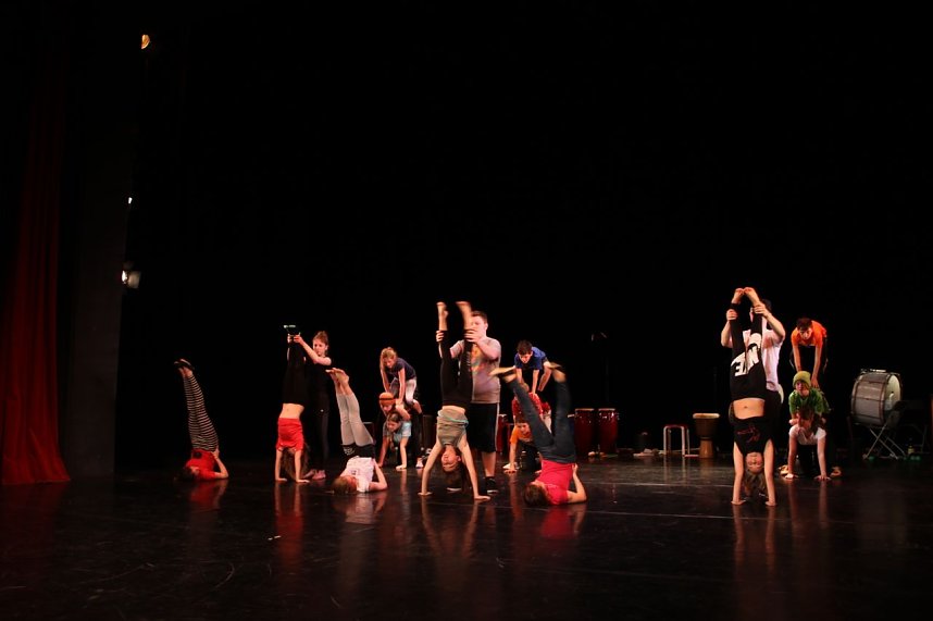 No money - pure honey - die Kinder des Zirkus Zappelini zeigten am Abend, was sie drauf haben