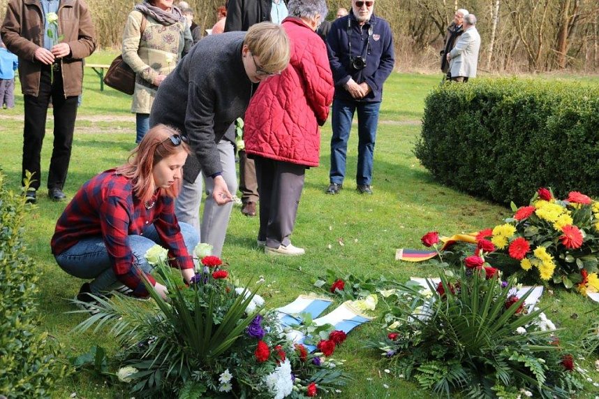 Gedenkveranstaltung zum 71. Jahrestag der Befreiung des KZ Elllrich Juliush&uuml;tte