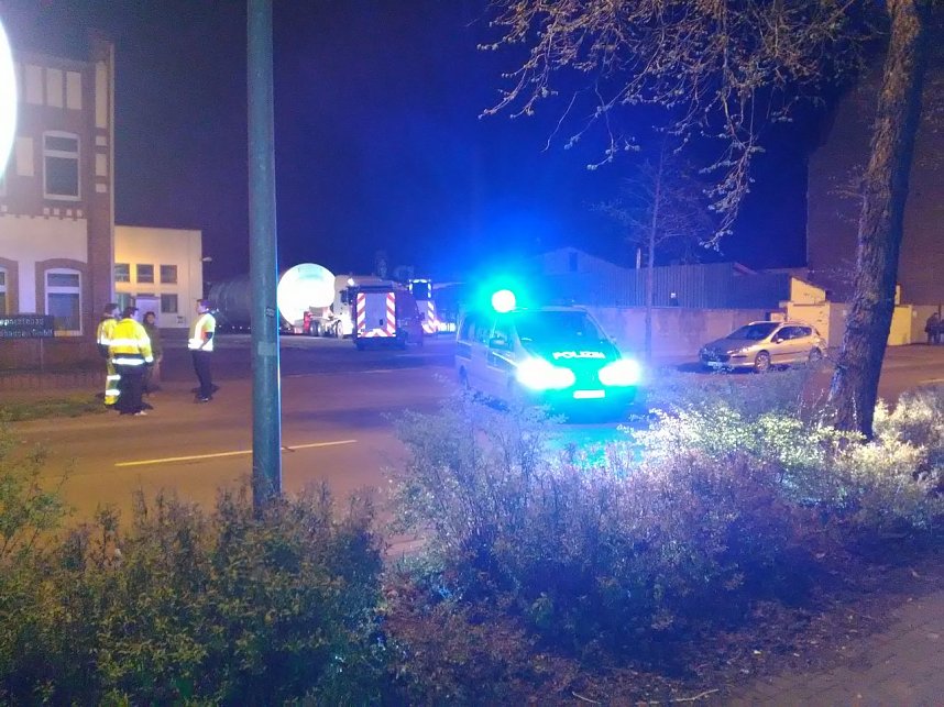 Schwertransport mit Ziel Brasilien auf Nordhausens Stra&szlig;en