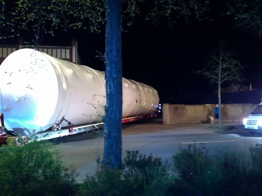 Schwertransport mit Ziel Brasilien auf Nordhausens Stra&szlig;en