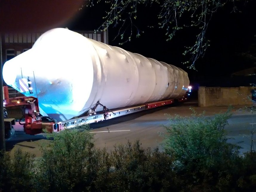 Schwertransport mit Ziel Brasilien auf Nordhausens Stra&szlig;en