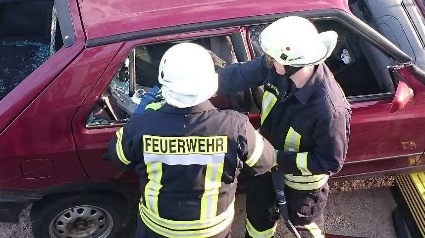 Lehrreiche &Uuml;bung des Feuerwehrnachwuchses