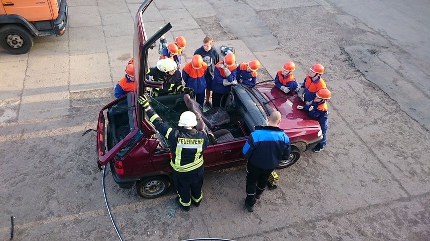 Lehrreiche &Uuml;bung des Feuerwehrnachwuchses