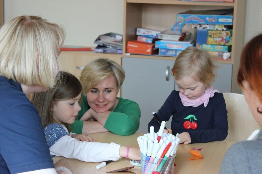 Offene T&uuml;ren in der evangelischen Grundschule in Nordhausen