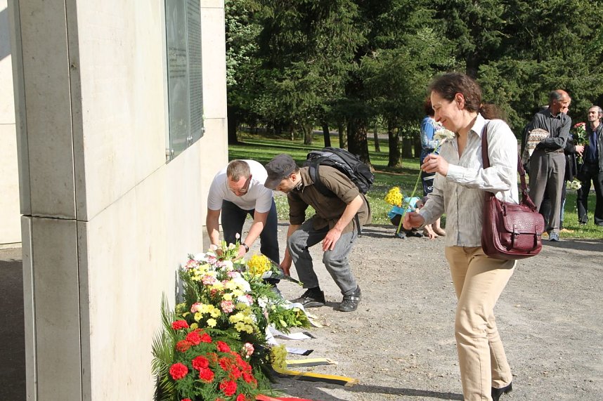 Kranzniederlegung zum Tag der Befreiung