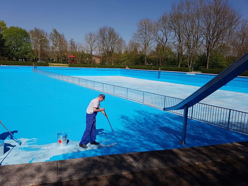 Unterst&uuml;tzung im Salzaquellbad