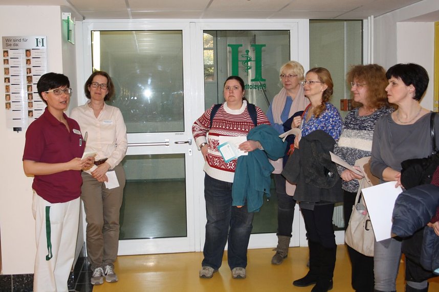 Beim Rundgang durch die Klinik lernten die Arzthelferinnen die wichtigsten Ansprechpartner der Fachklinik f&uuml;r Orthop&auml;die kennen.