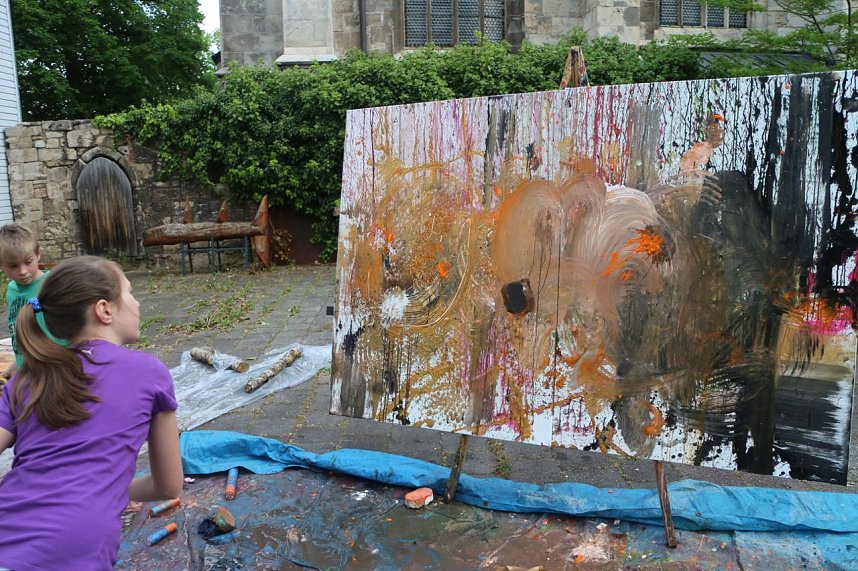 Actionpainting an der Jugendkunstschule
