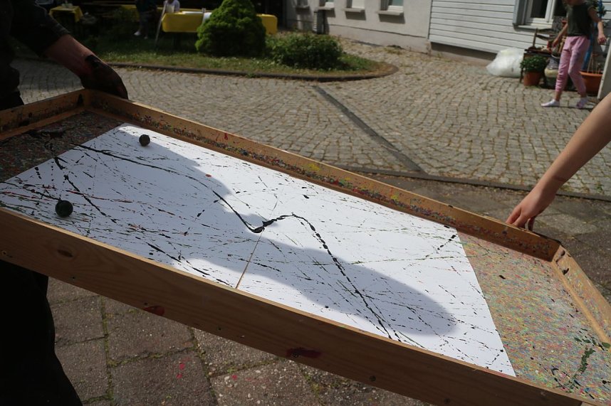 Actionpainting an der Jugendkunstschule