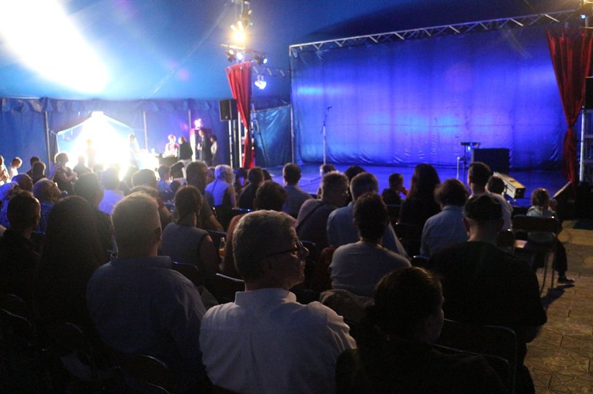 Premiere im neuen Nordh&auml;user Zirkuszelt