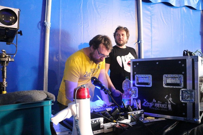 Premiere im neuen Nordh&auml;user Zirkuszelt