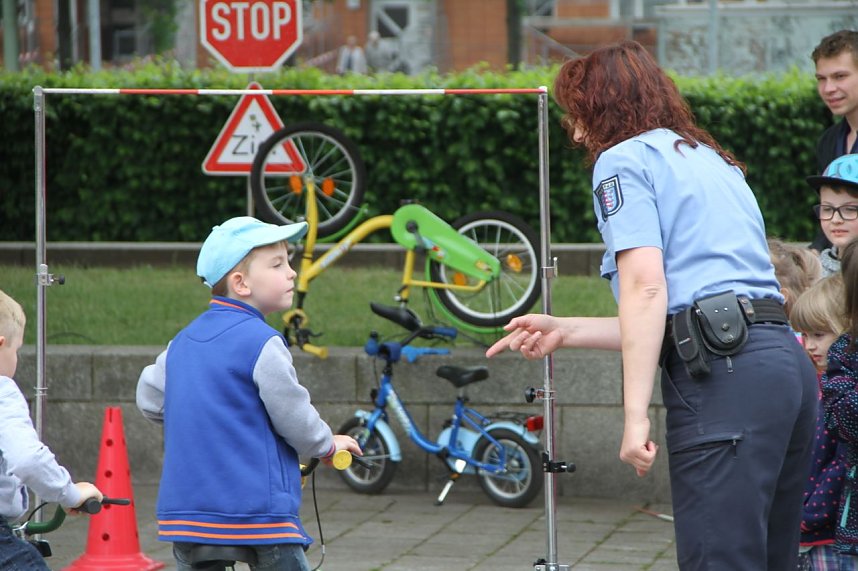"Sicherheit braucht K&ouml;pfchen" auf dem Theaterplatz Nordhausen