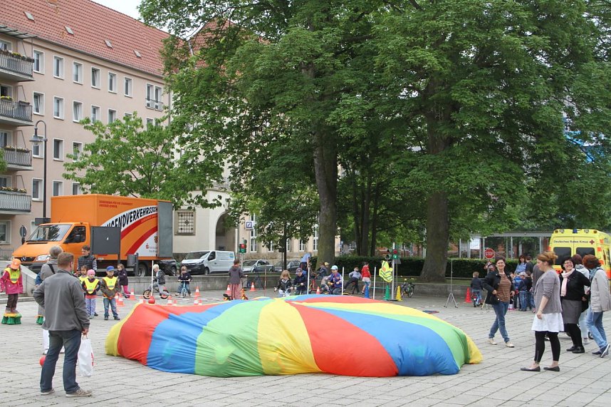 "Sicherheit braucht K&ouml;pfchen" auf dem Theaterplatz Nordhausen