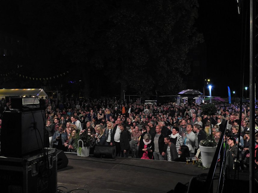 Extase vor dem Theater