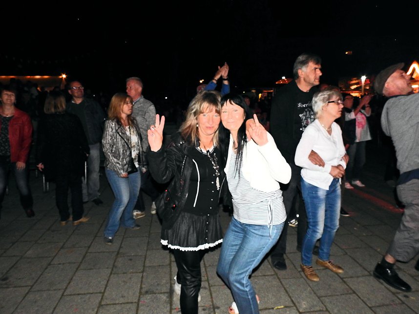 Extase vor dem Theater